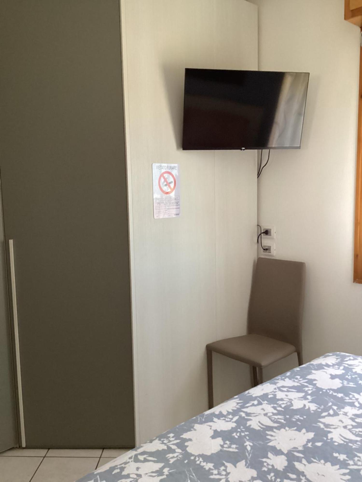 Bed And Breakfast Da Giuseppe, Camere Vicino Stabilimento Ferrari フィオラーノ・モデネーゼ エクステリア 写真